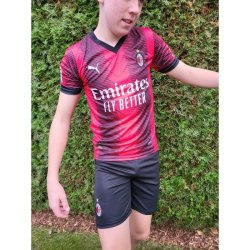 AC MILAN - Leao - červeno-černý