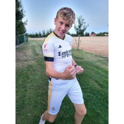 REAL MADRID - Vini - bílo-černo-zlatý (182)