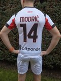  AC Milan - Modrič - bílo-černo-červený