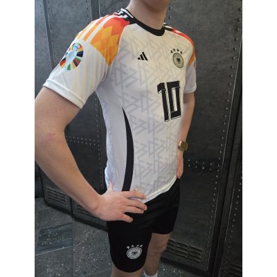  NĚMECKO - Musiala - bílo-červeno-černý